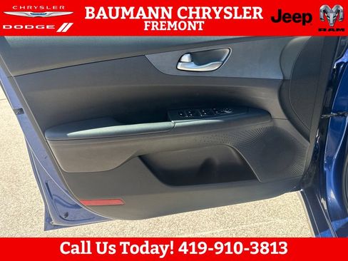 Used 2019 Kia Forte LXS FWD image 10