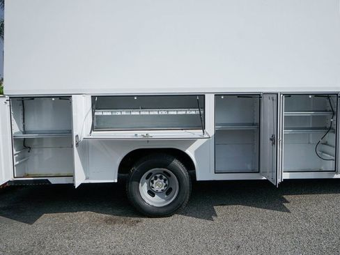 Used 2021 Chevrolet Express 3500 w/ Power Convenience Package image 11