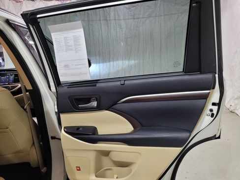 Used 2015 Toyota Highlander Limited image 62
