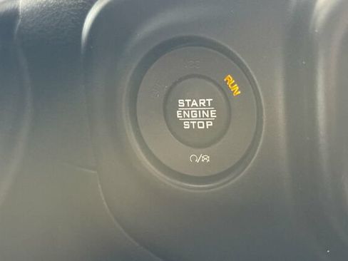 Used 2019 Jeep Wrangler Sport AWD/4WD image 22