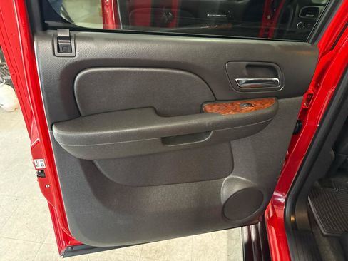 Used 2012 Chevrolet Avalanche LT AWD/4WD image 39