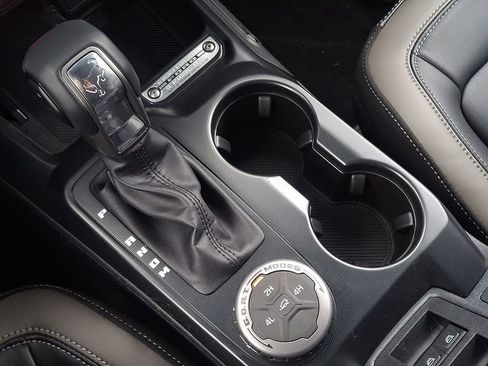 New 2025 Ford Bronco Outer Banks image 7