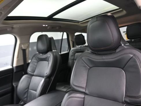 Used 2021 Lincoln Aviator Reserve w/ Equipment Group 202A AWD/4WD image 10