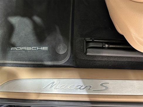Used 2021 Porsche Macan S image 20