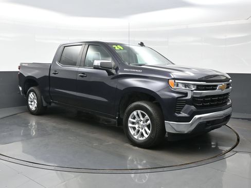 Used 2024 Chevrolet Silverado 1500 LT AWD/4WD image 8