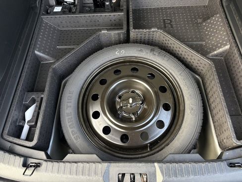 Certified 2024 Ford Edge SEL image 8