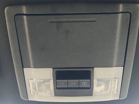 Certified 2019 Ford Explorer XLT w/ Equipment Group 202A AWD/4WD image 19