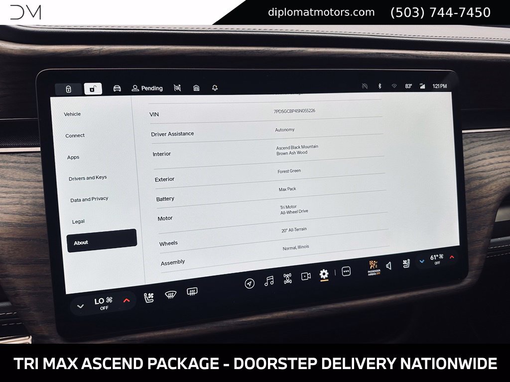 Used 2025 Rivian R1S Premium Dual AWD/4WD image 3
