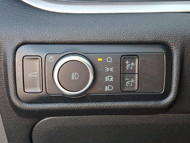 Used 2023 Ford Explorer XLT w/ Equipment Group 202A AWD/4WD image 27
