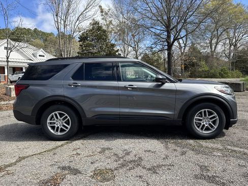 New 2026 Ford Explorer Active w/ Active Comfort Package RWD image 8