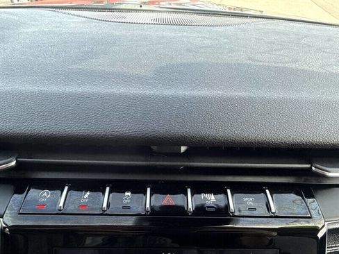 Used 2022 Jeep Grand Cherokee Laredo w/ Luxury Tech Group I image 32