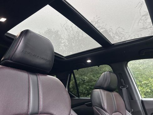 Certified 2025 Honda Pilot Black Edition image 18