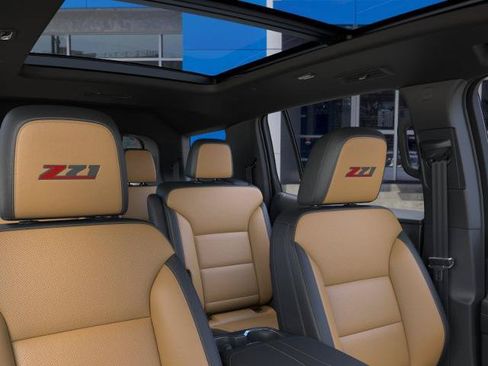 New 2027 Chevrolet Traverse Z71 w/ LPO, Floor Liner Package AWD/4WD image 48