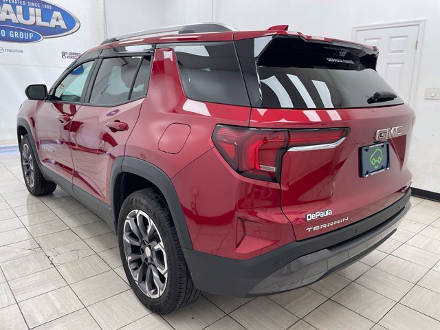 Used 2025 GMC Terrain Elevation w/ Elevation Premium Package FWD image 7