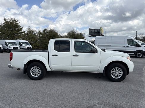 Used 2017 Nissan Frontier SV w/ SV Value Truck Package image 4