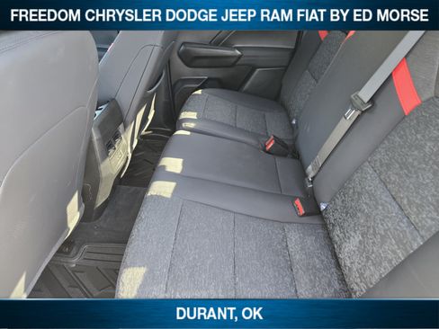 Used 2024 Chevrolet Colorado Z71 w/ Z71 Convenience Package 2 AWD/4WD image 19