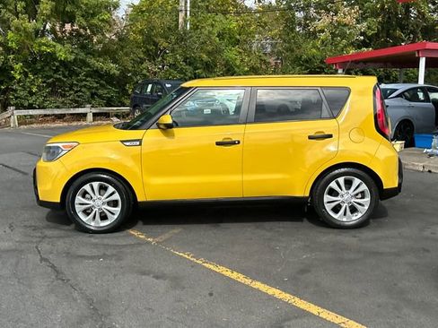 Used 2016 Kia Soul + image 3