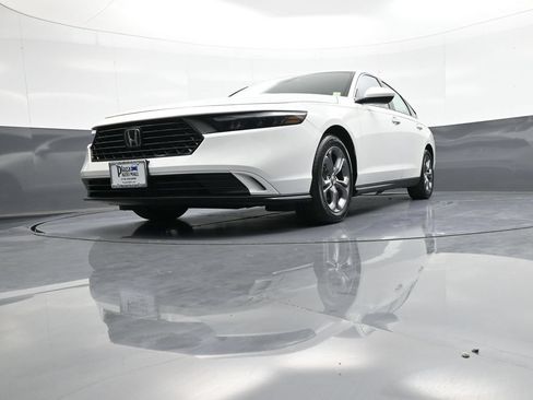Used 2024 Honda Accord EX image 25