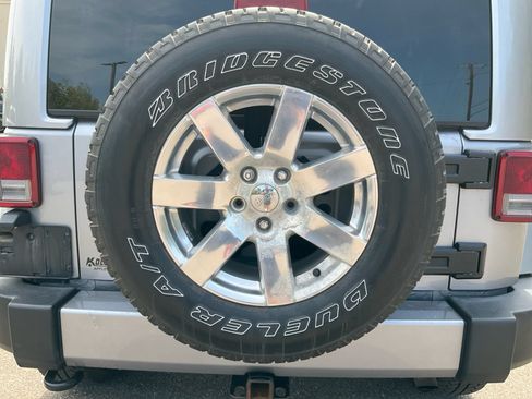 Used 2016 Jeep Wrangler Unlimited Sahara w/ Max Tow Package AWD/4WD image 34