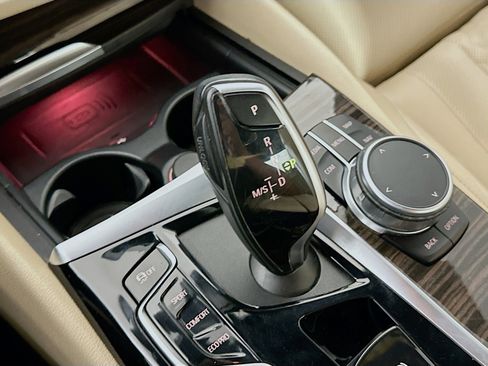 Used 2021 BMW 530i image 25