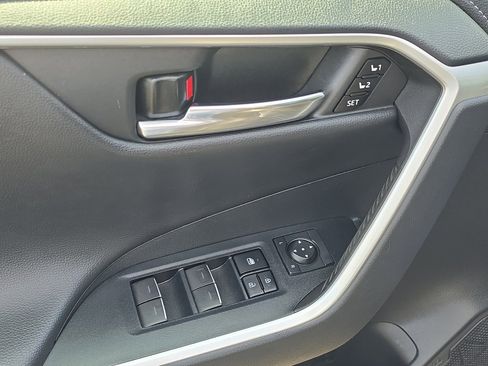 Used 2022 Toyota RAV4 Limited AWD/4WD image 12