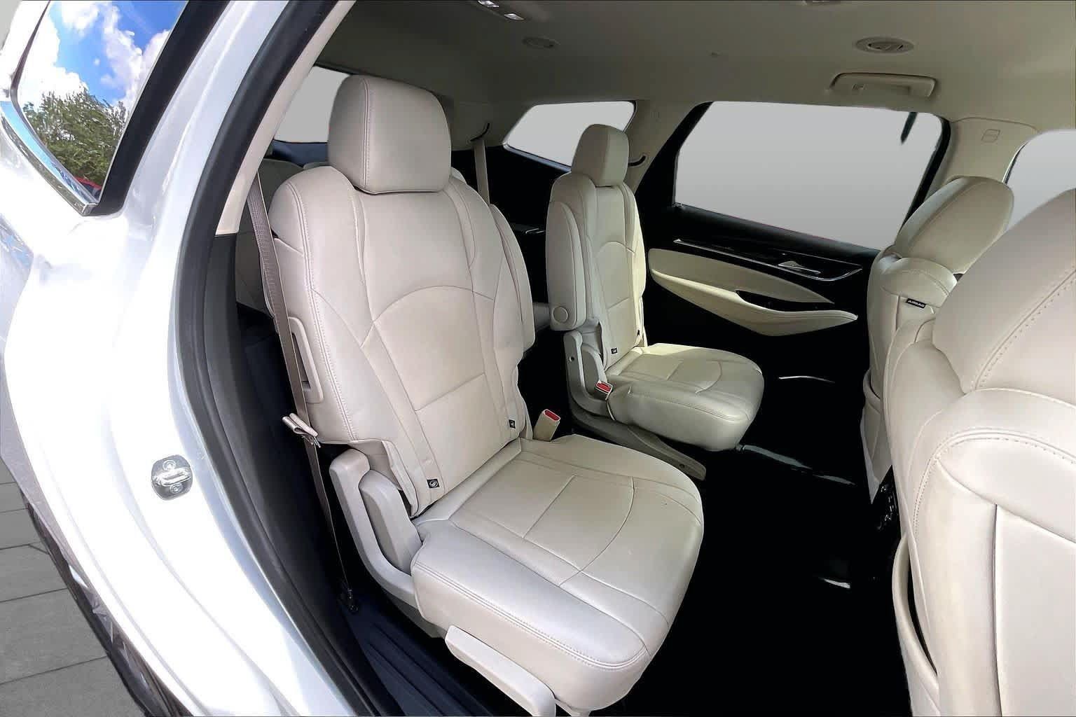 Used 2023 Buick Enclave Essence FWD image 50