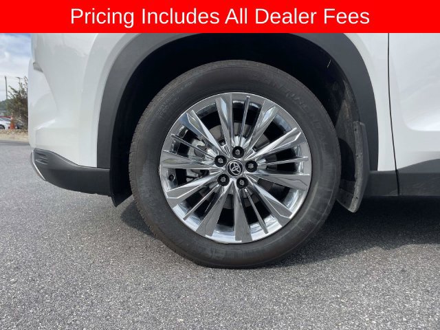Used 2024 Toyota Grand Highlander AWD image 9