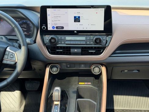 Certified 2025 Toyota Grand Highlander AWD Hybrid image 16