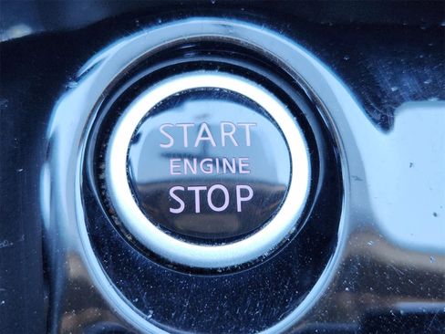 Used 2019 Nissan Kicks SV image 22