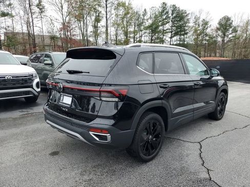 New 2026 Volkswagen Taos SE image 4