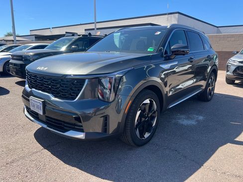 Used 2025 Kia Sorento SX Prestige AWD/4WD image 3