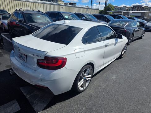 Used 2017 BMW 230i xDrive Coupe image 3