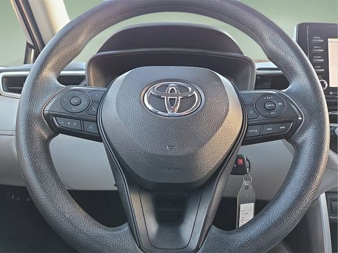 Certified 2022 Toyota Corolla Cross L image 19