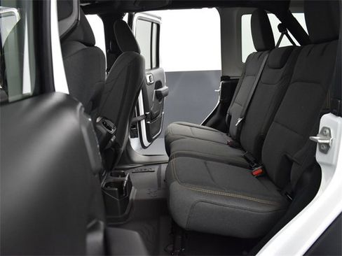 Used 2024 Jeep Wrangler Sport S image 13