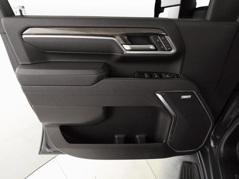 Used 2025 Chevrolet Silverado 3500 LTZ w/ LTZ Plus Package AWD/4WD image 11