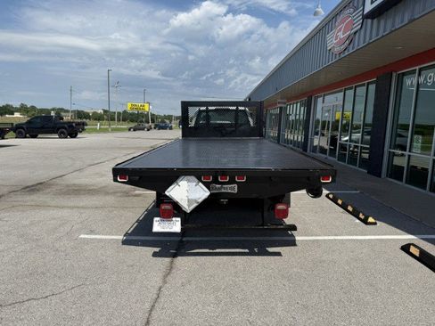 Used 2017 Ford F550 2WD Regular Cab Super Duty image 6