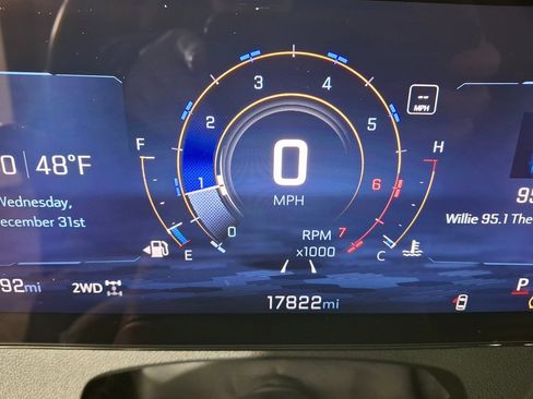 Used 2024 Chevrolet Traverse LT image 17