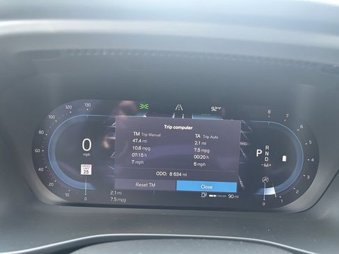 Certified 2025 Volvo XC40 B5 Plus image 32