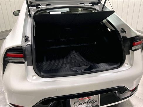 Used 2025 Toyota Prius XLE image 39