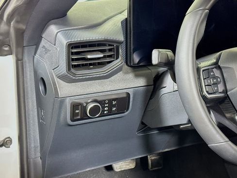 Used 2025 Ford Mustang Coupe image 8