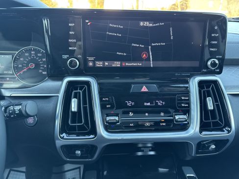 Used 2021 Kia Sorento SX image 18