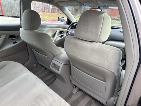 Used 2009 Toyota Camry LE image 28