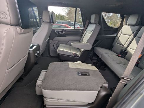 Used 2021 GMC Yukon SLT w/ Rear Media and Nav Package image 27