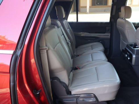 Used 2019 Ford Expedition Max XLT w/ Equipment Group 202A AWD/4WD image 23