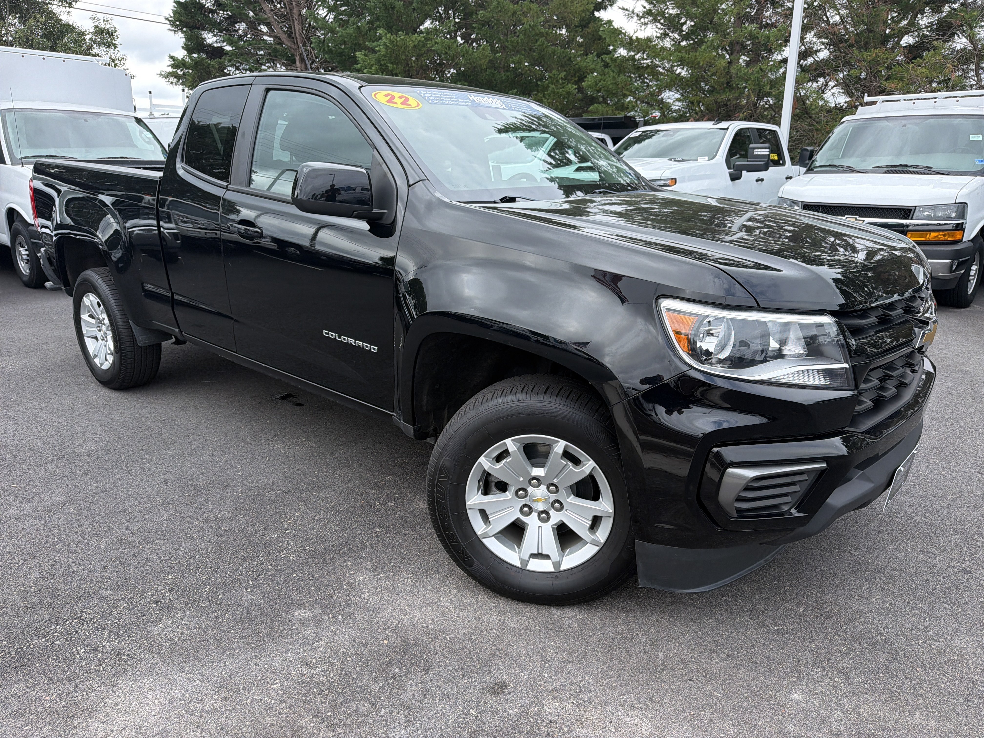 Used 2022 Chevrolet Colorado LT w/ Fleet Safety Package RWD image 2