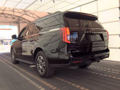 Used 2025 Ford Expedition Max Active RWD image 3