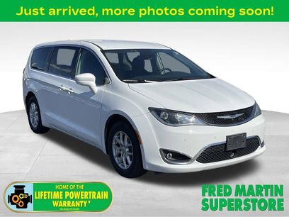 Used 2020 Chrysler Pacifica Touring w/ Advanced Safetytec Group