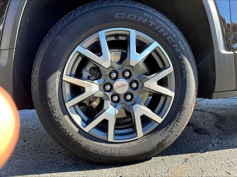 Used 2022 GMC Acadia SLE image 7