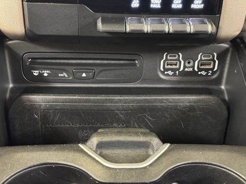 Used 2019 RAM 1500 Laramie AWD/4WD image 38