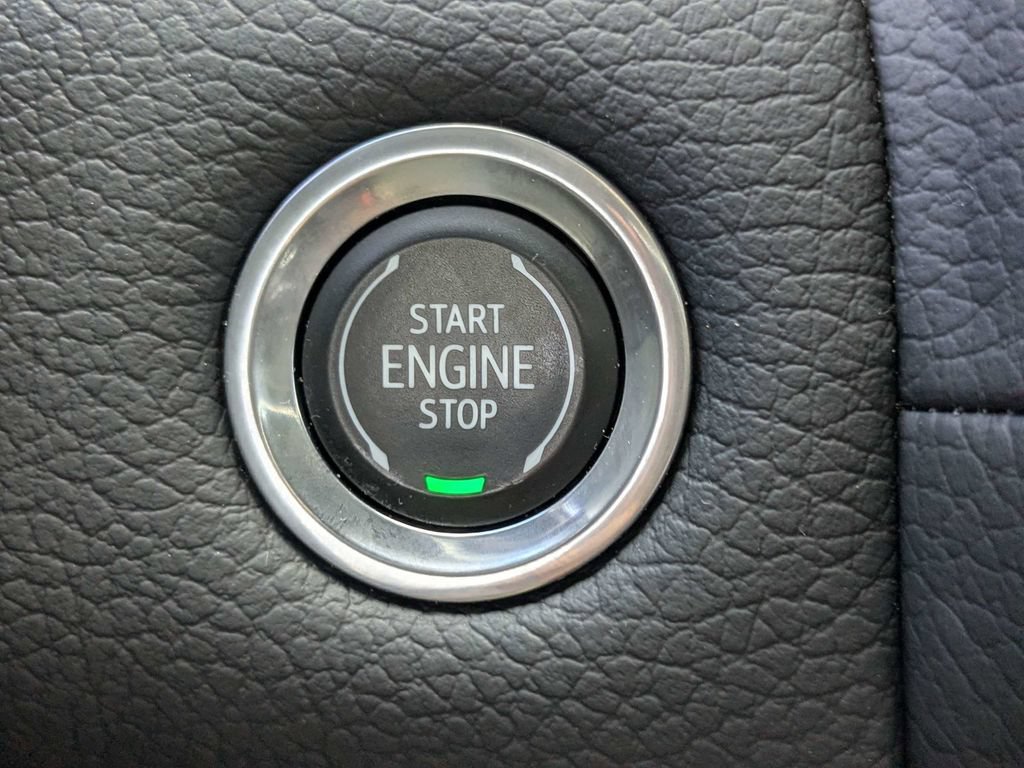 Used 2023 GMC Yukon XL Denali AWD/4WD image 26